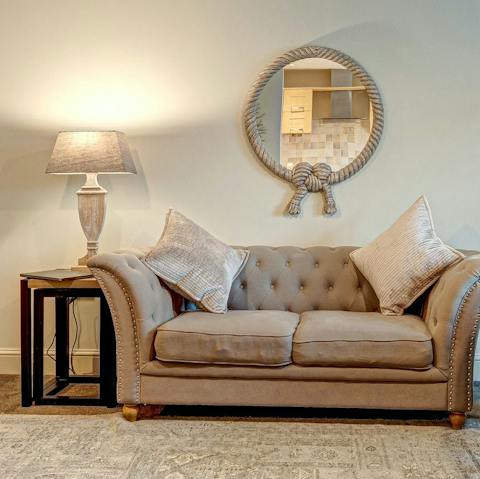 Relax in front of the TV on the comfortable sofa