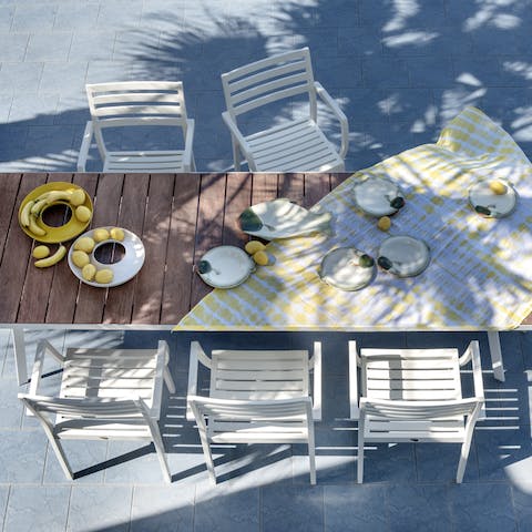 Cook up and share an alfresco meal