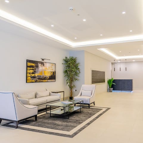 Prepare to make an entrance at this chic, luxury apartment complex