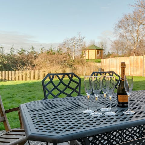 Savour your favourite afternoon drinks in the garden