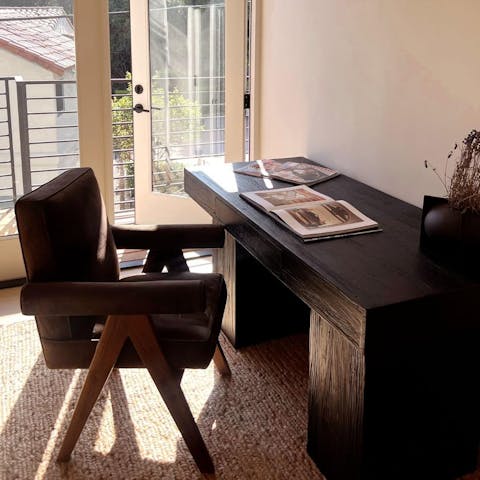 Feel inspired while catching up on work in the home office