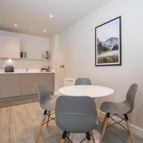 Eat, drink, and chat together in the open-plan living space