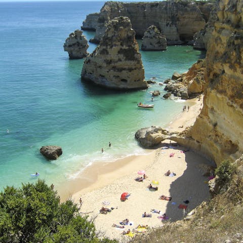 Stay in the picturesque town of Armação de Pêra, moments away from the stunning beaches