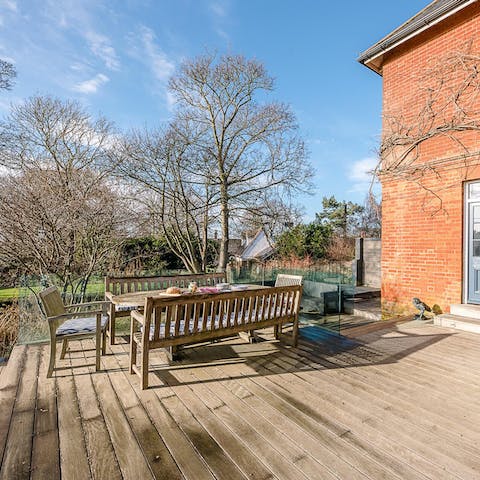 Fry up a Full English to enjoy alfresco as a family