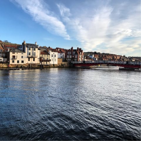 Enjoy the beautiful town of Whitby – your home is right in the centre, surrounded by shops and eateries