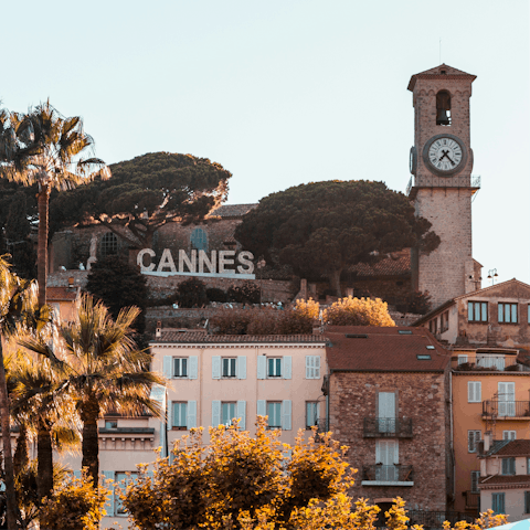 Discover Cannes on foot from this central spot