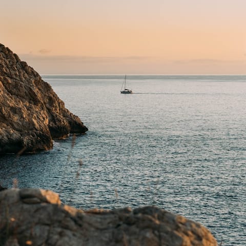Head to the coast for an uninterrupted view of the sunset and stars