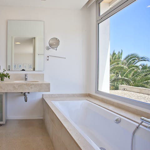 Unwind in the bath tub after a day of exploring the island