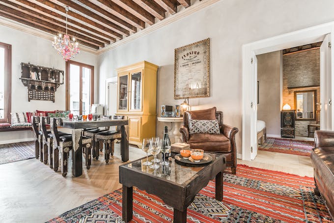 Silk Road Hideaway