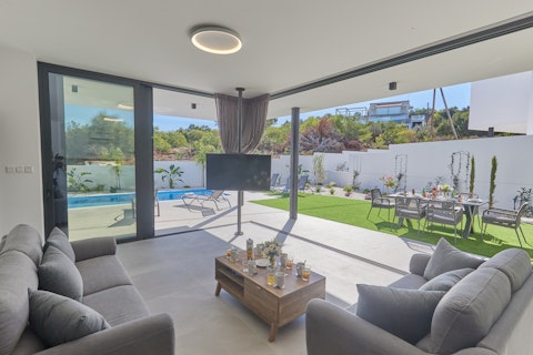 Slide open the terrace doors for seamless indoor/outdoor entertaining