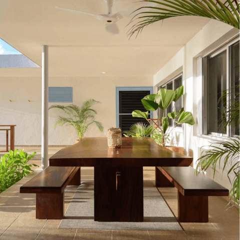Share delicious meals alfresco prepared by a private cook