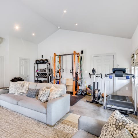 Start the morning with a workout on the gym equipment in the casita – it also doubles as a hang-out room for kids