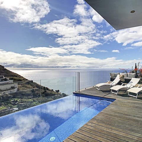 Admire the view over the Madeira sea