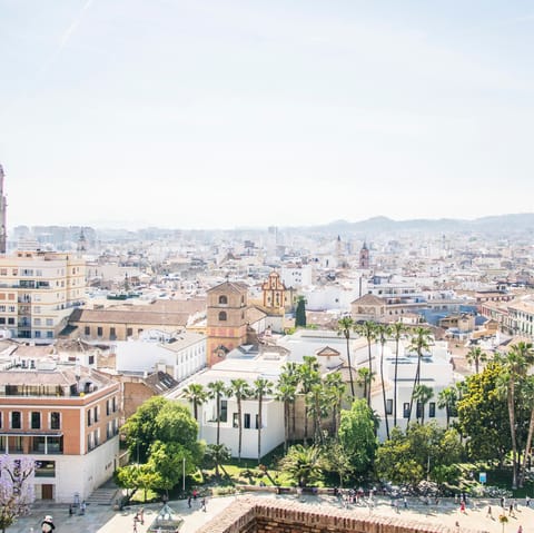 Discover the historic churches and chapels of Alhaurín el Grande, without sacrificing the beaches of Costa del Sol