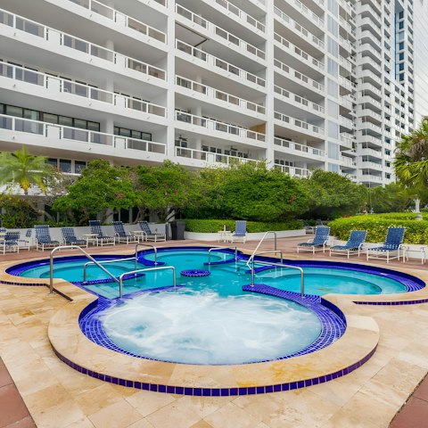 Unwind in the shared outdoor jacuzzi