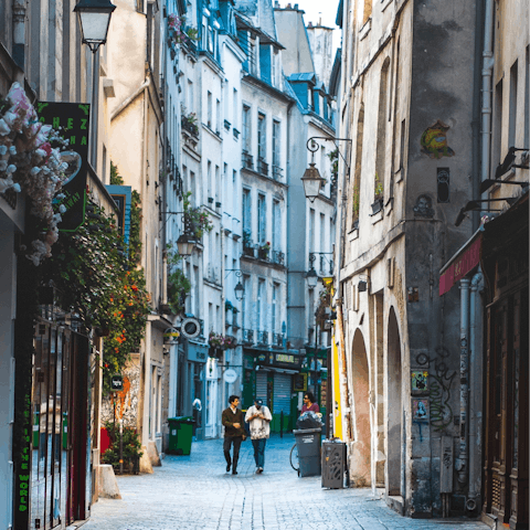 Explore Le Marais with its galleries, boutiques and restaurants