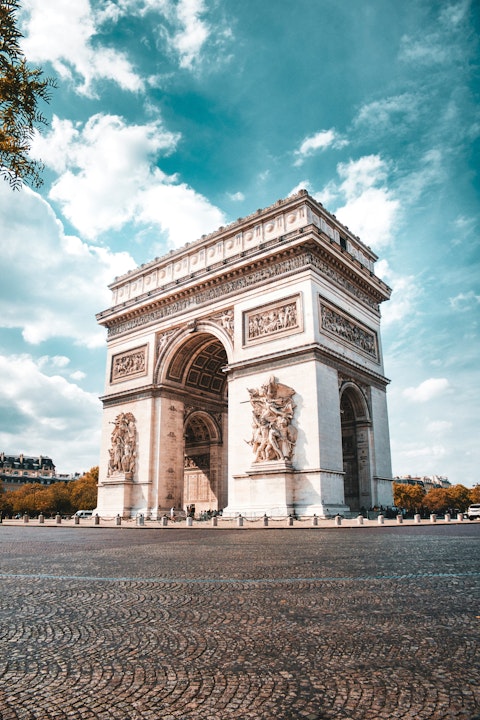 Stay fifteen minutes on foot from the Arc de Triomphe and Champs-Élysées