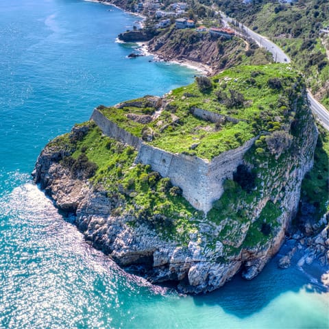 Explore the coast around Heraklion and discover ancient ruins