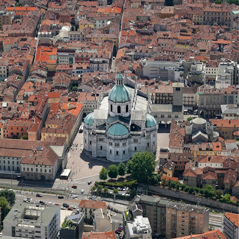 Take a twenty minute stroll through the streets of the city to the Duomo di Como