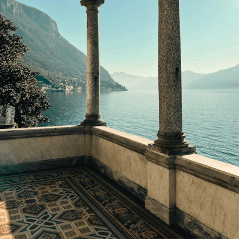 Walk twenty minutes north to the shores of Lake Como