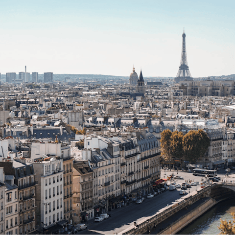 Stay in the Bonne Nouvelle district, surrounded by markets, shops and restaurants