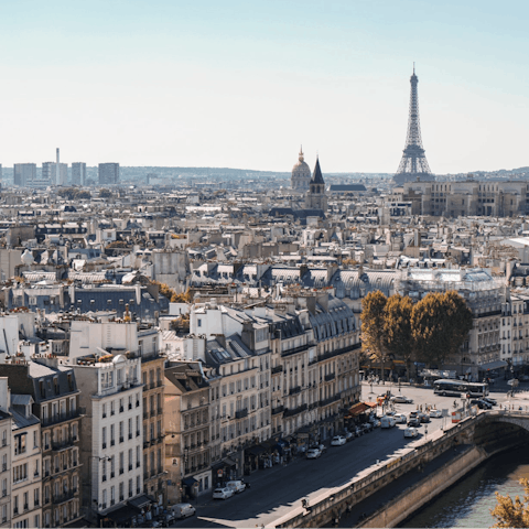 Stay in the Bonne Nouvelle district, surrounded by markets, shops and restaurants