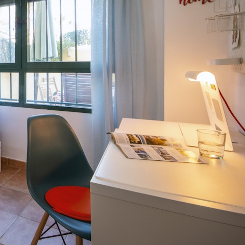 Hunker down at the desk when you need to work from home