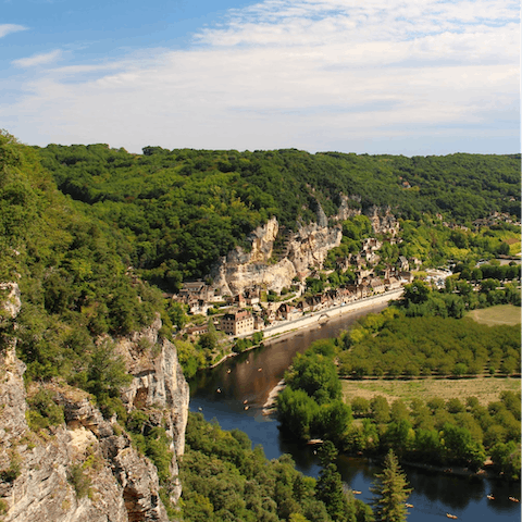 Enjoy walks by the Dronne river whilst exploring the nearby Dordogne