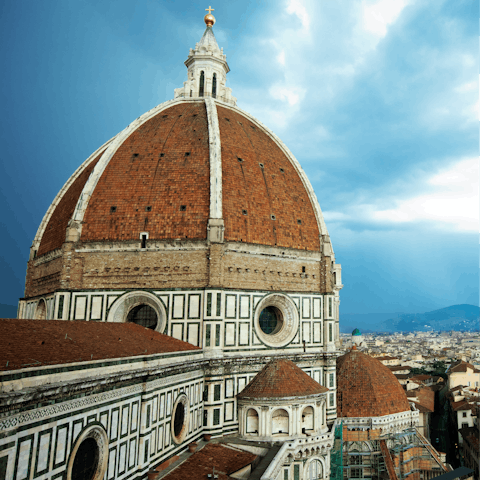 Discover the beautiful Duomo – just a stone's throw away
