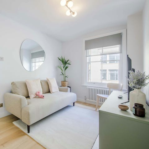 Relax in the lounge while you plan your sightseeing itinerary