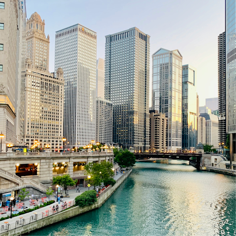 Begin your city break with a stroll to the Chicago Riverwalk