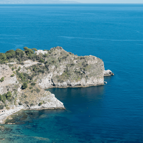 Discover Sicily’s rugged coastline – the beach is only moments away