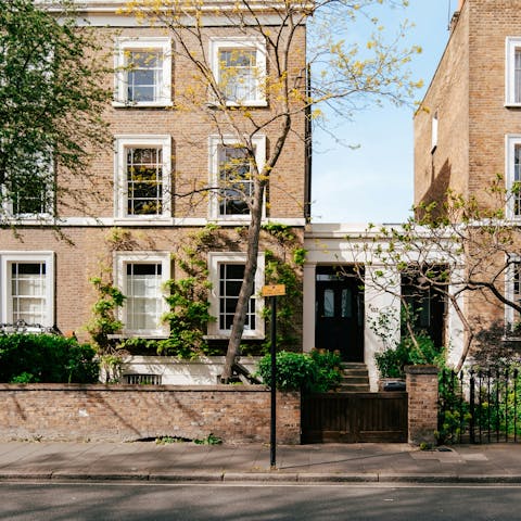 Base yourself in Stoke Newington, close to shops and eateries