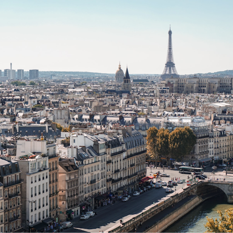 Stay in the prestigious 16th arrondissement of Paris