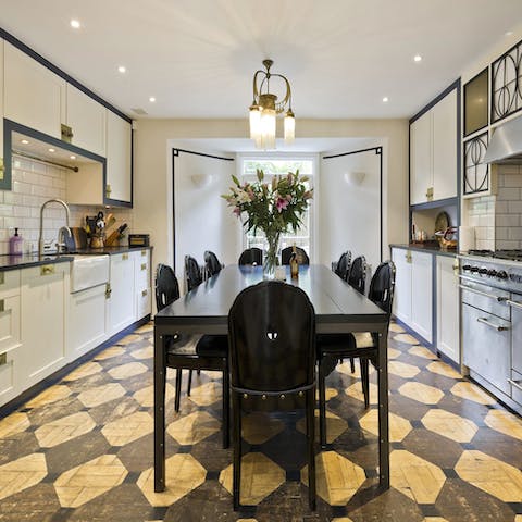 Enjoy cooking and sharing meals around the elegant dining table