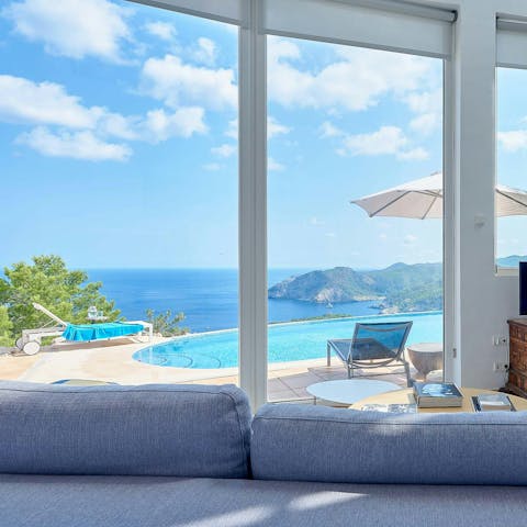 Unwind in the living room with the fabulous vista front-and-centre