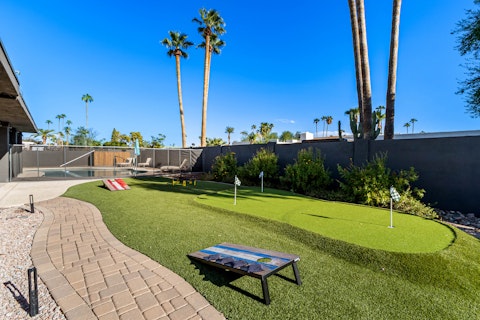Practise your short game steps from the pool