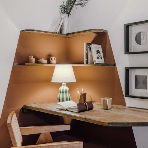 Hunker down at the desk when you need to catch up on work