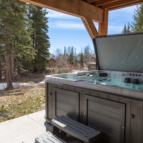 Savour long and peaceful soaks in the private hot tub
