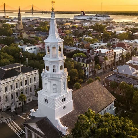 Explore the beautiful South Carolina coast from an idyllic suburban area