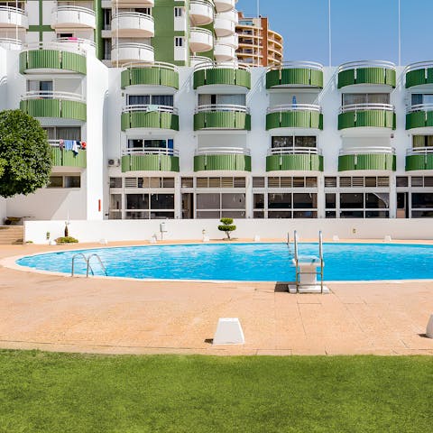 Enjoy lovely swims in the sunshine in the shared outdoor pool