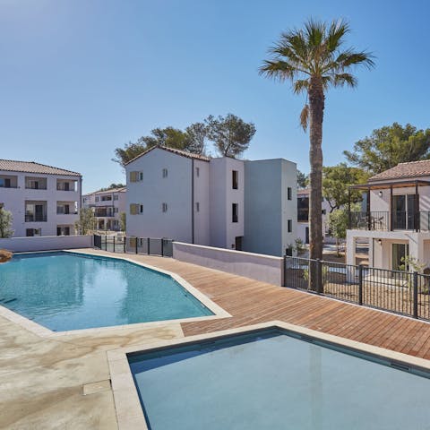 Dive into the shared pools to cool off