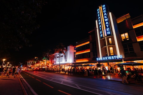 Savour Brickell's buzzing alfresco dining and cocktail culture