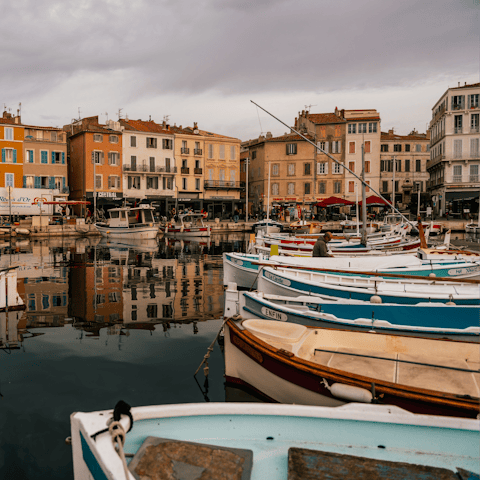 Stay a short drive from the picturesque port of La Ciotat