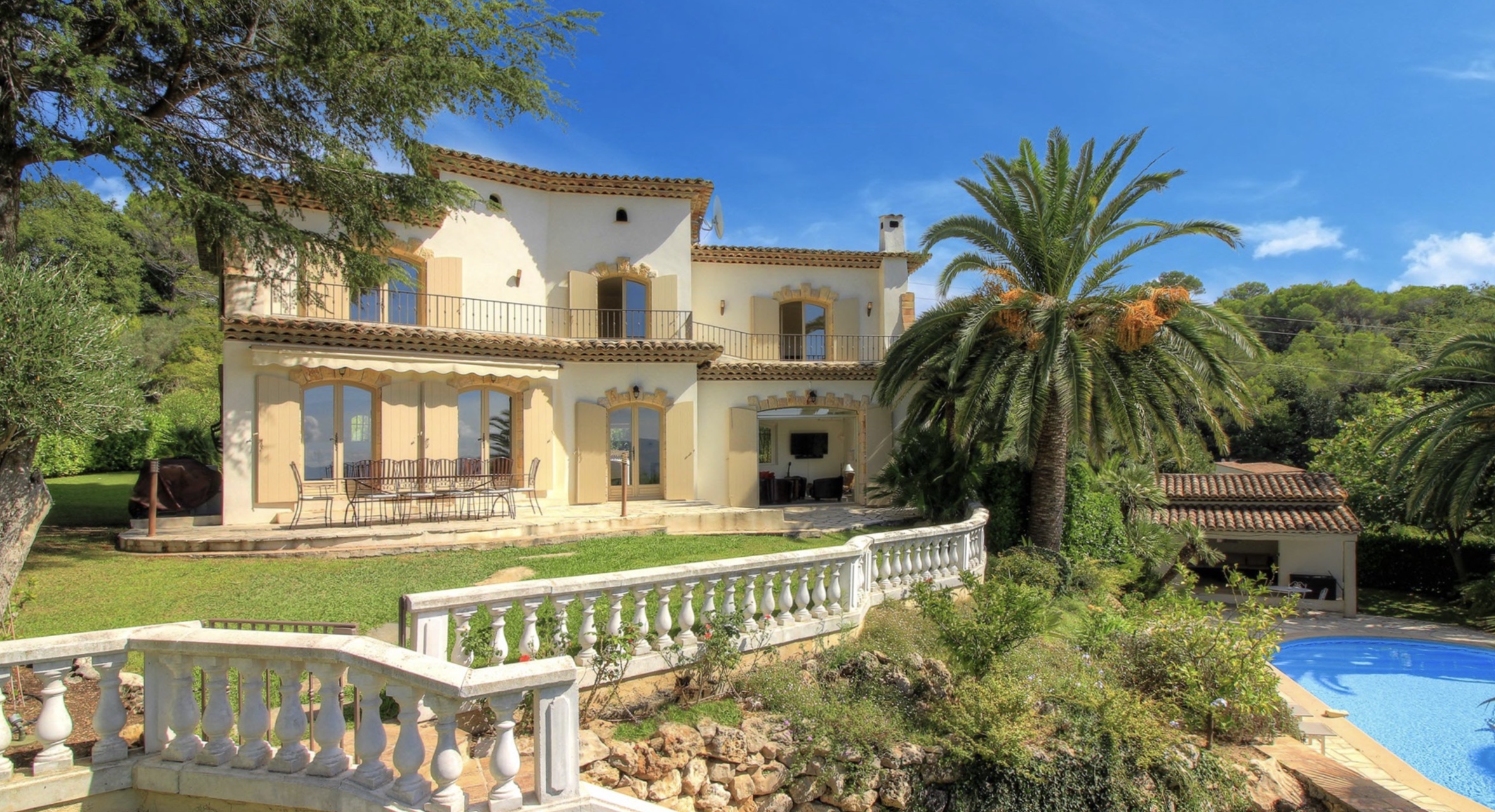 Riviera Grandeur