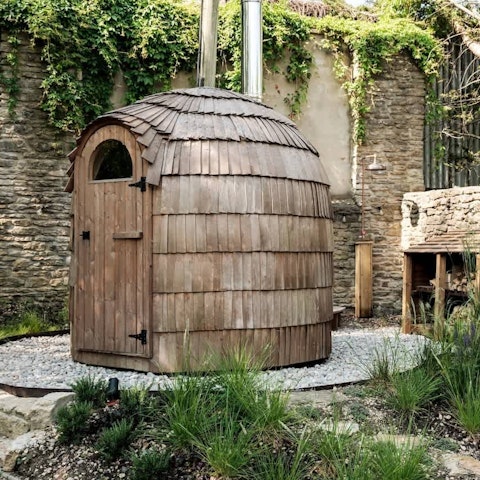 Alternate between the wood-fired sauna and ice bath