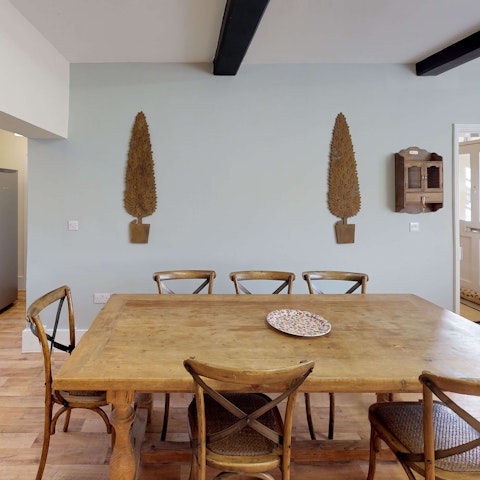 Come together for lazy mealtimes around the farmhouse kitchen table