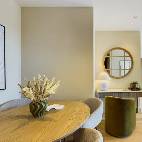 Cook together in the well-equipped kitchen or dine out in one of Camden's eateries