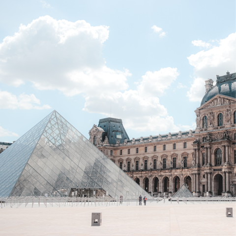 Stroll a few minutes to the Louvre to see the Mona Lisa