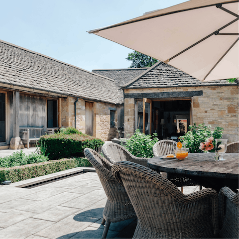 The welcoming terrace